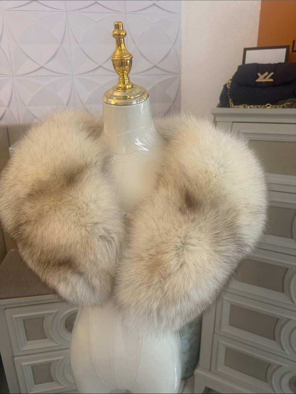 Saga fox fur blue fox shawl